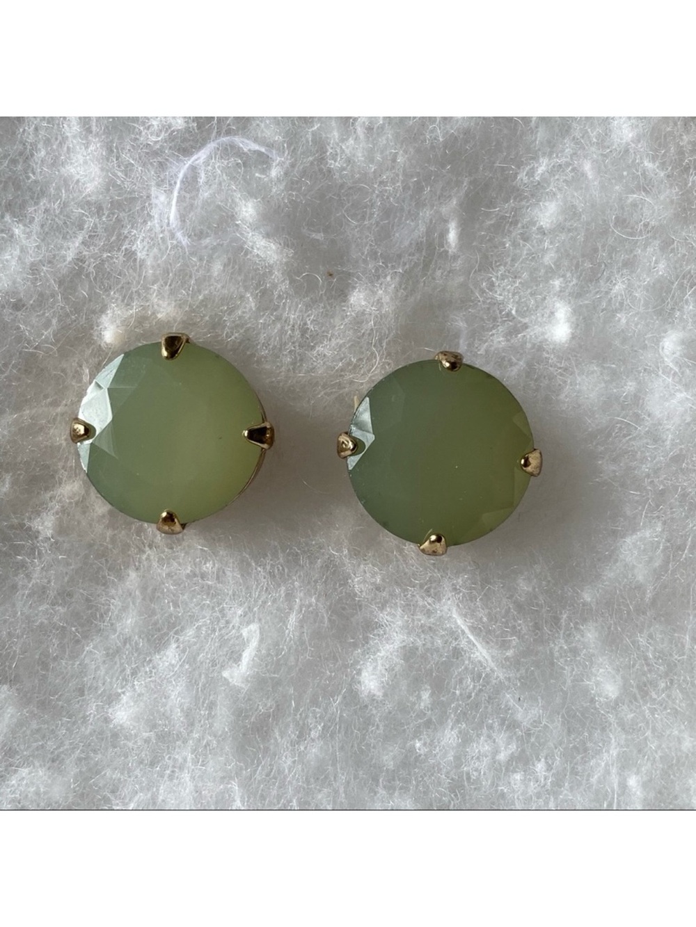 RJ GRAZIANO EARRINGS STUDS GOLD TONE GREEN PIERCED GUM DROP